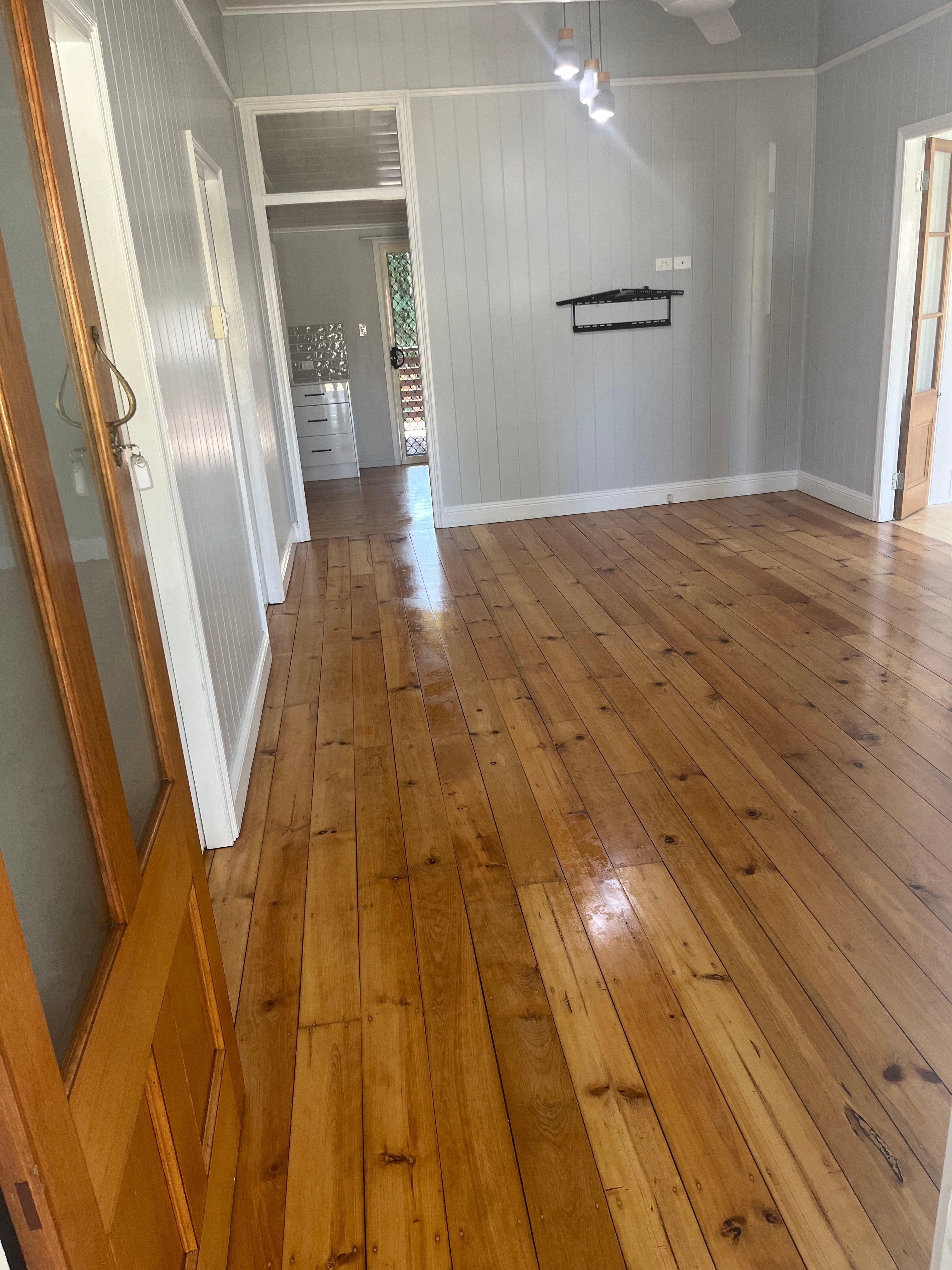 Walls and skirtings 5 hours
